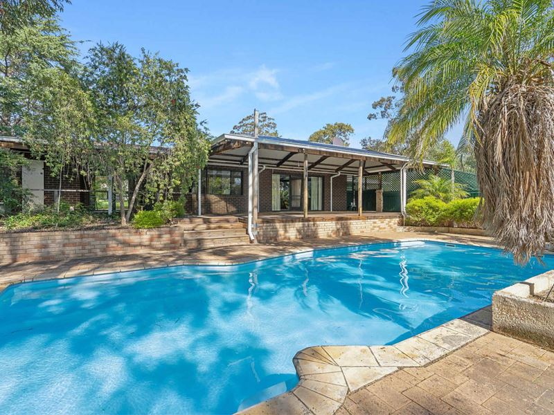 3 Bolt Court, Lesmurdie WA 6076