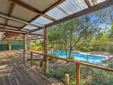 3 Bolt Court, Lesmurdie WA 6076