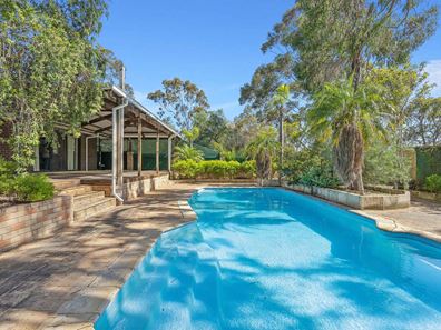 3 Bolt Court, Lesmurdie WA 6076