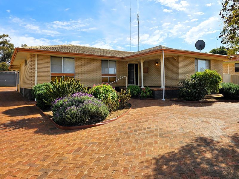 11 Janes Drive, Corrigin WA 6375