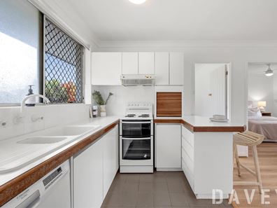 8/6 Ozone Parade, Trigg WA 6029