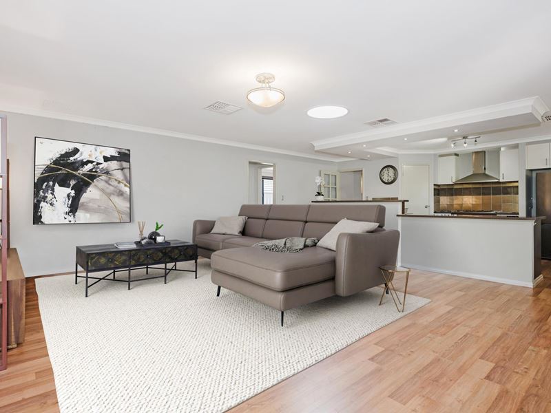 35 Eldorado Loop, Meadow Springs