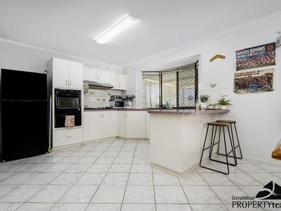 6 Jabiru Way, Waggrakine WA 6530