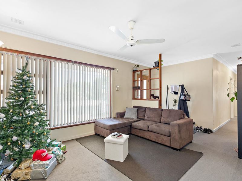 48 Spring Road, Thornlie WA 6108
