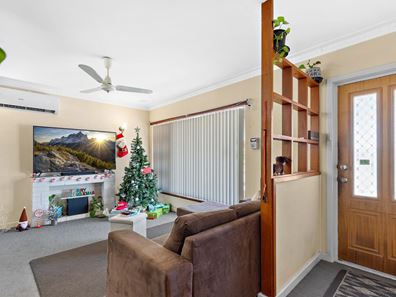 48 Spring Road, Thornlie WA 6108