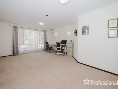 22 Tarakan Heights, Marangaroo WA 6064