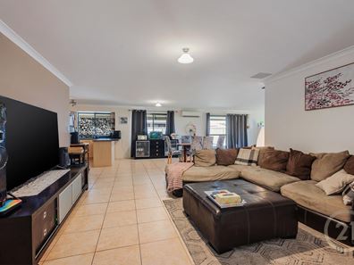 9 Sunstone Brace, Australind WA 6233