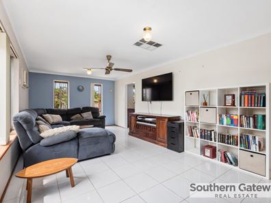 47 Sulphur Road, Orelia WA 6167