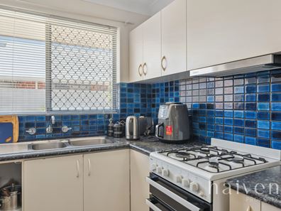 32 Clovertree Street, Maddington WA 6109