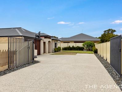 5 Skerne Court, Madora Bay WA 6210