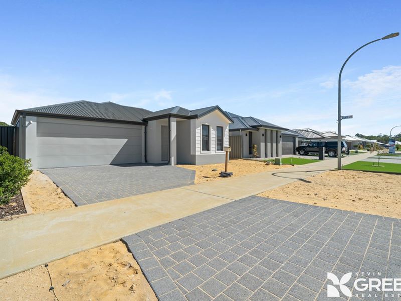 5 Topiary Street, Lakelands WA 6180