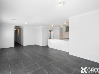 5 Topiary Street, Lakelands WA 6180