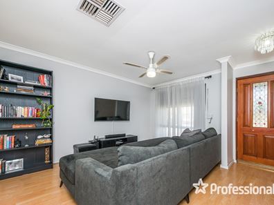 6 Breton Court, Ballajura WA 6066