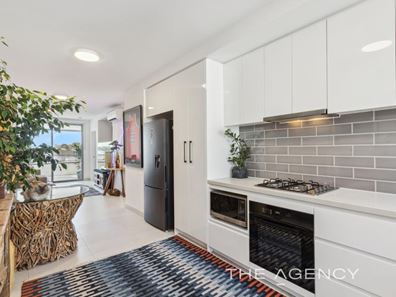 10/14 Kyarra Street, Innaloo WA 6018