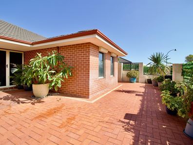 5 Edenhall Terrace, Waikiki WA 6169