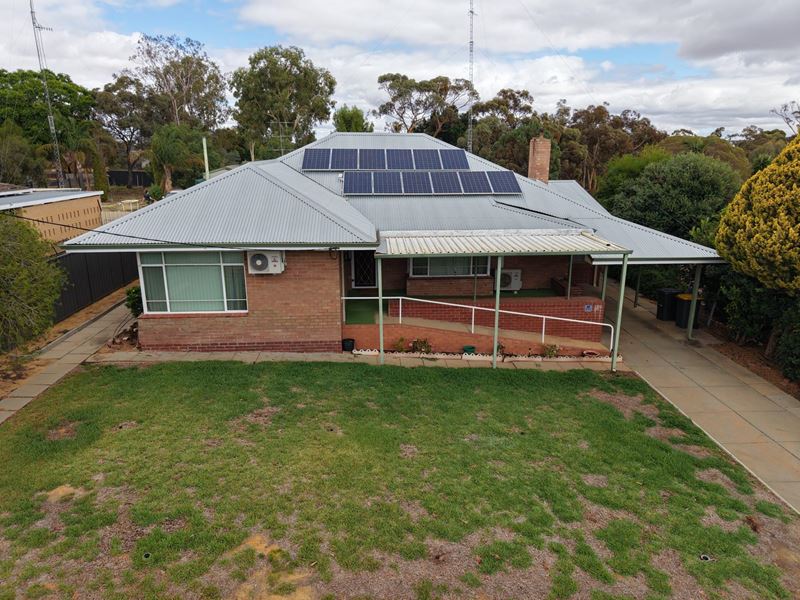 25 MacDonald Street, Quairading WA 6383