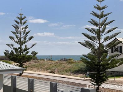 44 Boardwalk Boulevard, Halls Head WA 6210