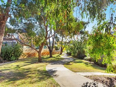 8/2 Quintilian Road, Mount Claremont WA 6010