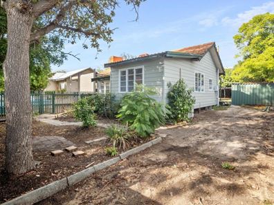 13 Kalara Road, Koongamia WA 6056