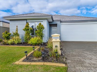 32 Harvey Crescent, South Yunderup WA 6208