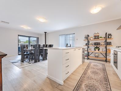 32 Harvey Crescent, South Yunderup WA 6208