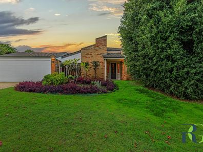 2 Harwood Rise, Leeming WA 6149