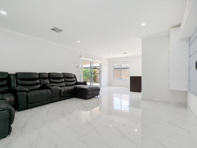 24 Ashworth Way, Brookdale WA 6112