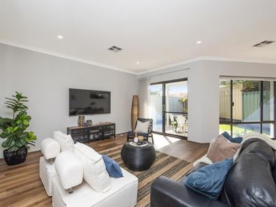 9C Smilax Court, High Wycombe WA 6057