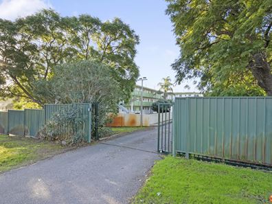 8/13 Milton Place, Orelia WA 6167