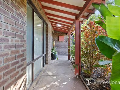 60 Moira Avenue, Forrestfield WA 6058