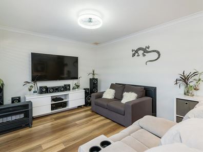 10 Alpina Promenade, Banksia Grove WA 6031