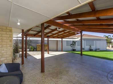 2/12 Mariner Place, Halls Head WA 6210