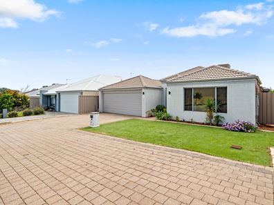 4 Gullane Way, Meadow Springs WA 6210