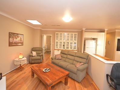 1 Darley Grove, Halls Head WA 6210