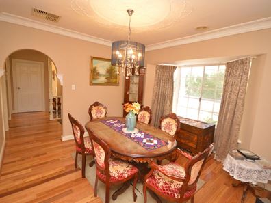 1 Darley Grove, Halls Head WA 6210