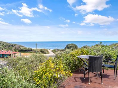 2 McCourt Place, Peppermint Grove Beach WA 6271