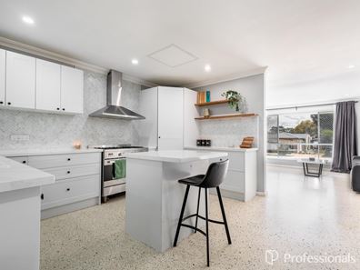 4 Worralda Street, Maida Vale WA 6057