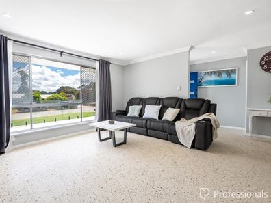 4 Worralda Street, Maida Vale WA 6057
