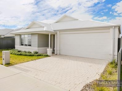 6 Ovata Way, Jindalee WA 6036