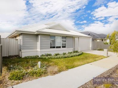 6 Ovata Way, Jindalee WA 6036