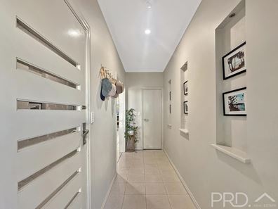 10 Nyumari Street, Baynton WA 6714