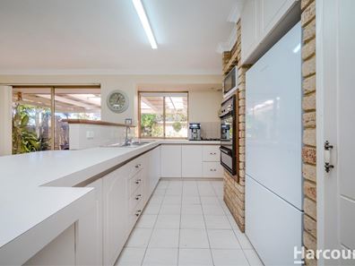 2 Ballantrae Court, Kingsley WA 6026