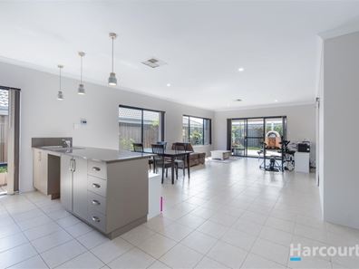 82 Glasshouse Drive, Banksia Grove WA 6031