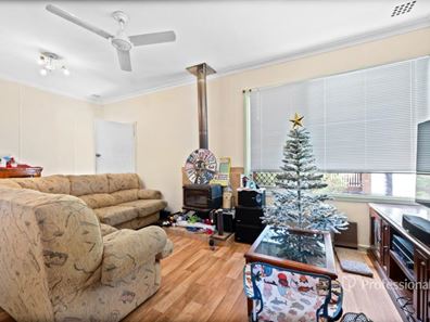 10 Lantana Street, Rangeway WA 6530