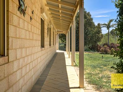 62 Ravenswood Road, Maida Vale WA 6057