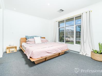 72 Charleston Road, Eglinton WA 6034