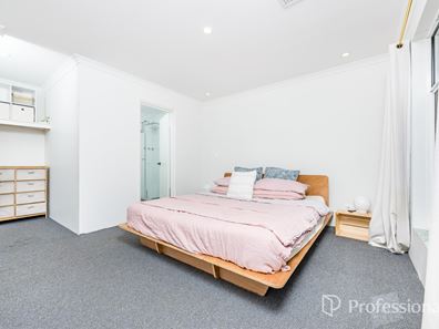 72 Charleston Road, Eglinton WA 6034