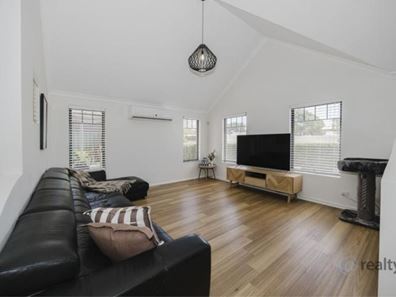 155 Glen Iris Drive, Jandakot WA 6164