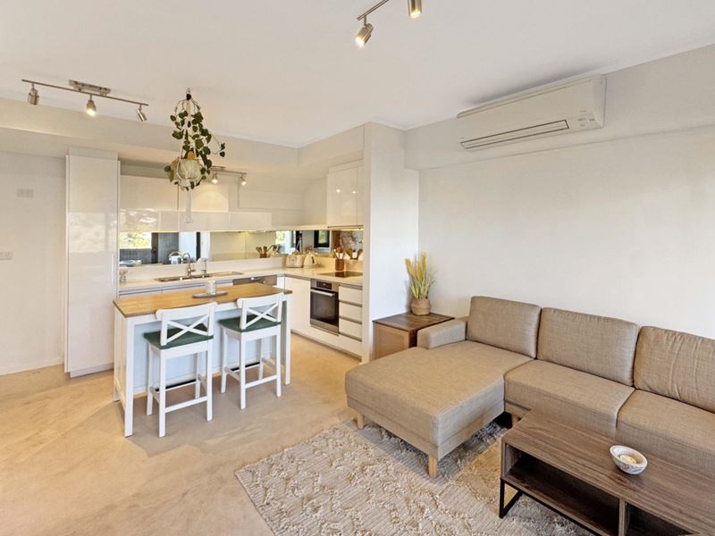 94/59 Breaksea Drive, North Coogee