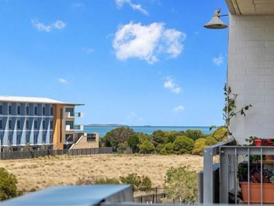 94/59 Breaksea Drive, North Coogee WA 6163
